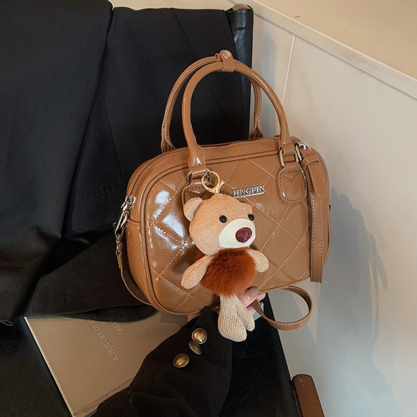 2025 Winter Women's Minimalist Diamond-Patterned Handheld Travel Bag, Chic Shoulder Bag, High-End Underarm Style
