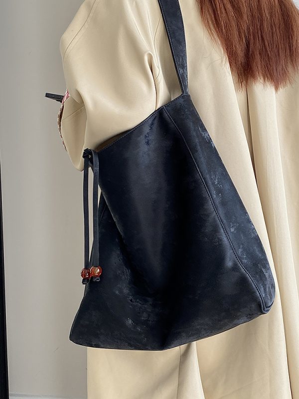 2025 Women's Chinese Style High-End Large Shoulder Crossbody Bag - Versatile Commuting Design for Everyday Use