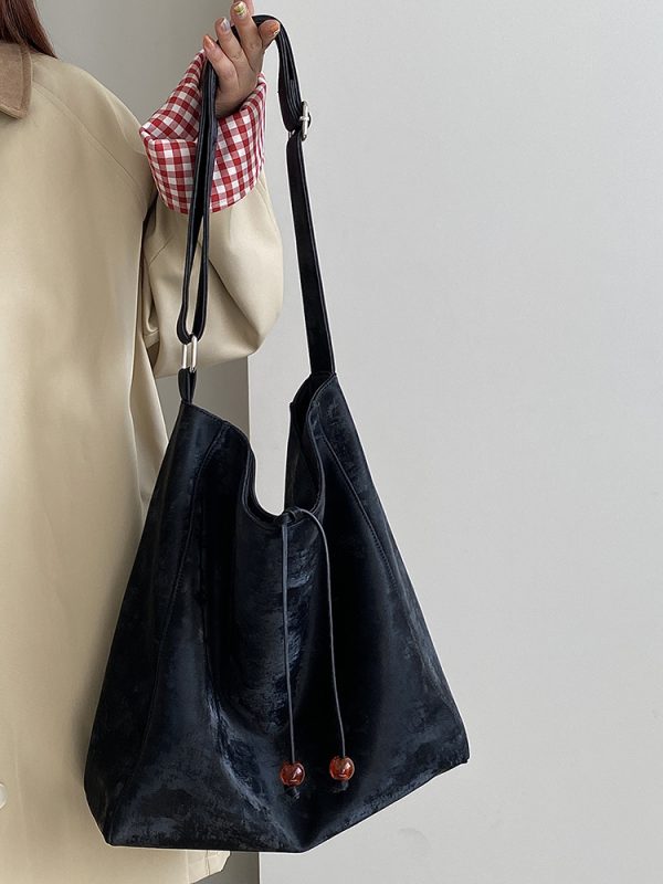 2025 Women's Chinese Style High-End Large Shoulder Crossbody Bag - Versatile Commuting Design for Everyday Use