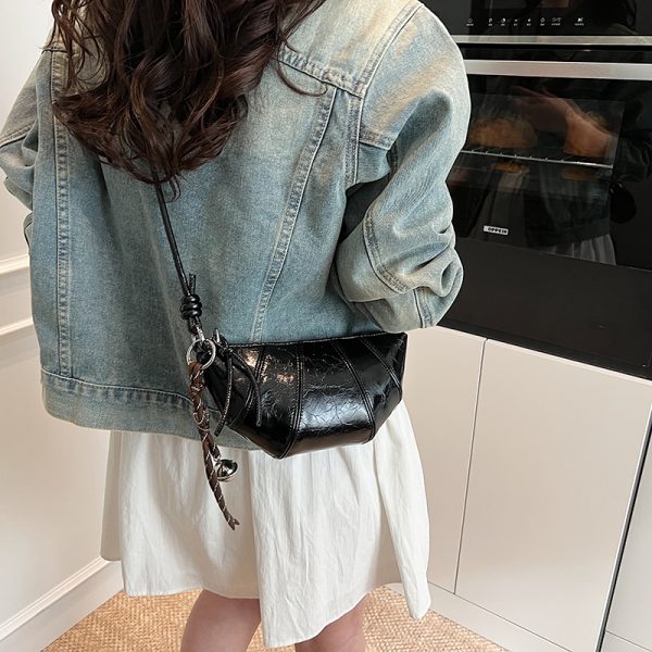 2025 Women's High-End Silver Horn Dumpling Bag - Textured Crossbody Zipper Phone Bag for Summer Fashion