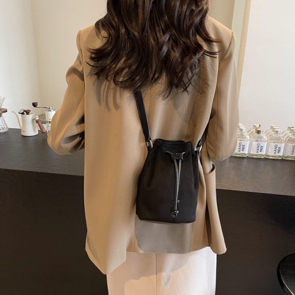 2025 Women's High-End Summer Drawstring Bucket Bag - Chic Shoulder Crossbody Phone Bag for Fashionable Outings