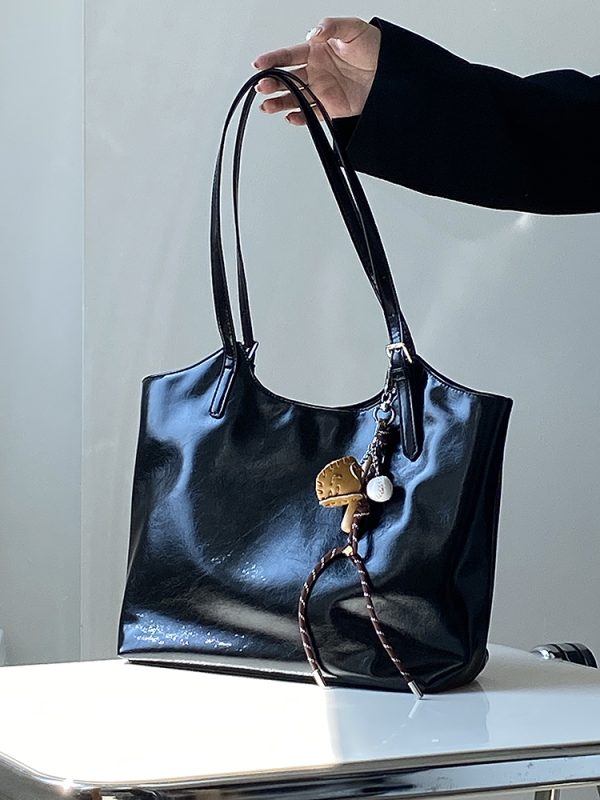 2025 Women's Korean Style Large Capacity Tote Bag - Versatile Professional Commuter Shoulder Handbag