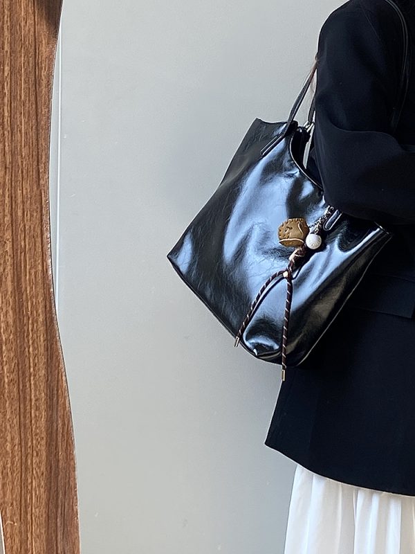 2025 Women's Korean Style Large Capacity Tote Bag - Versatile Professional Commuter Shoulder Handbag