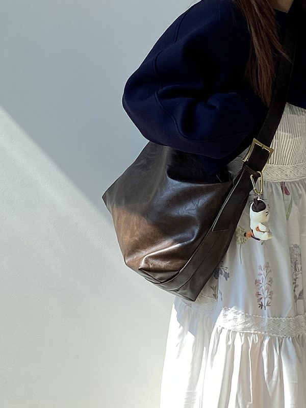 2025 Women's Korean Style Literary Retro Tote Bag - Large Capacity Commuter Shoulder & Crossbody Bag