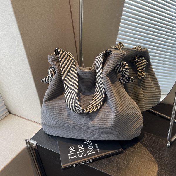 2025 Women's Large-Capacity Single-Shoulder Velvet Tote Bag - Versatile Commuting Bag for Spring and Summer Lazy Style