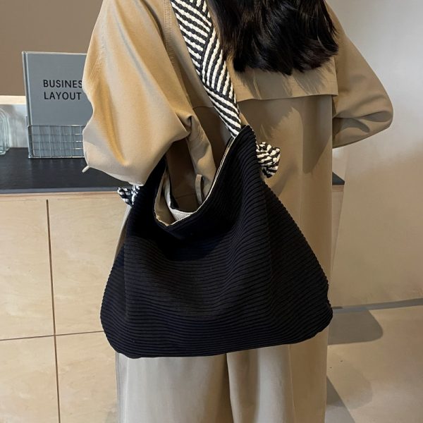 2025 Women's Large-Capacity Single-Shoulder Velvet Tote Bag - Versatile Commuting Bag for Spring and Summer Lazy Style