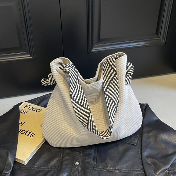 2025 Women's Large-Capacity Single-Shoulder Velvet Tote Bag - Versatile Commuting Bag for Spring and Summer Lazy Style