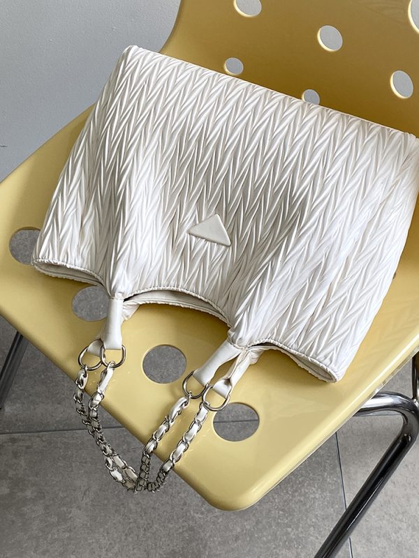 2025 Women's Pleated Tote Bag - Versatile Commuter Shoulder Handbag with Chain - Stylish Large Bag for Everyday Use