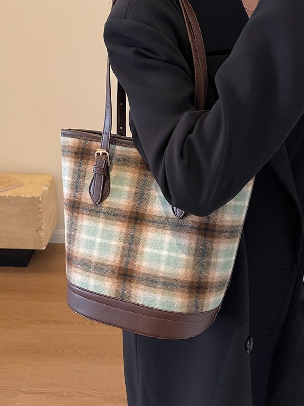 2025 Women's Trendy Spring Woolen Plaid Shoulder Bag - Large Capacity Commuting Bucket Bag