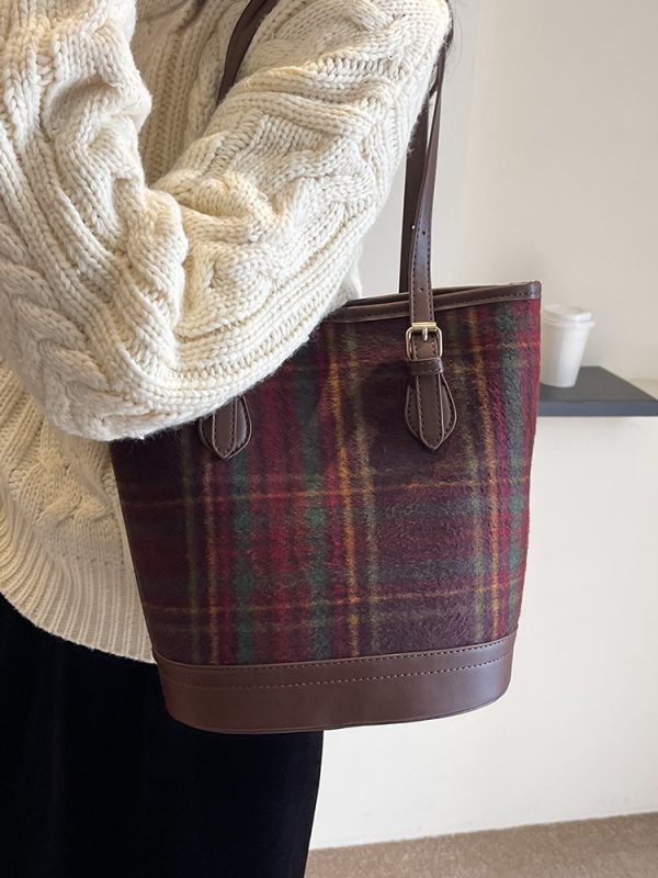 2025 Women's Trendy Spring Woolen Plaid Shoulder Bag - Large Capacity Commuting Bucket Bag