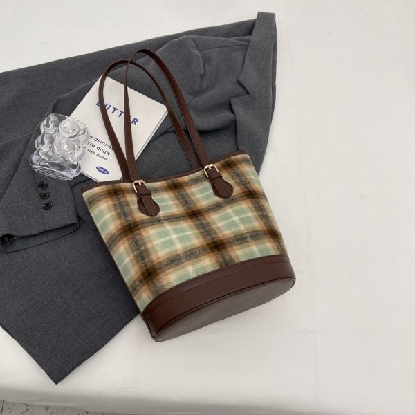 2025 Women's Trendy Spring Woolen Plaid Shoulder Bag - Large Capacity Commuting Bucket Bag