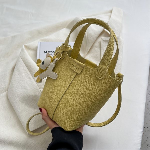2025 Women's Versatile Fashion Bucket Bag - High-Quality Crossbody Handbag for Spring and Summer Style