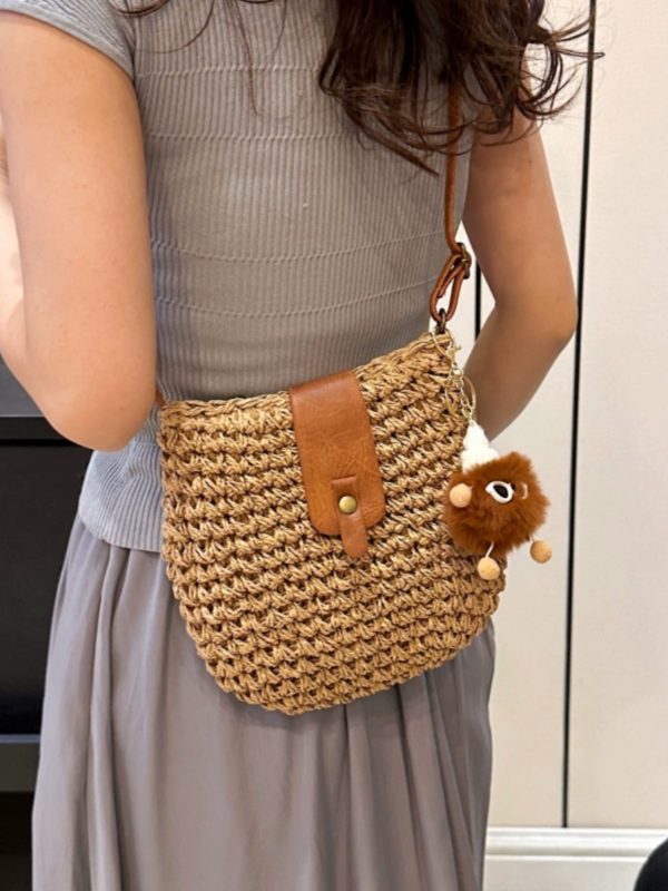 2025 Woven Small Crossbody Bag for Women - Versatile Beach Vacation Phone Bag, Niche Ins Style