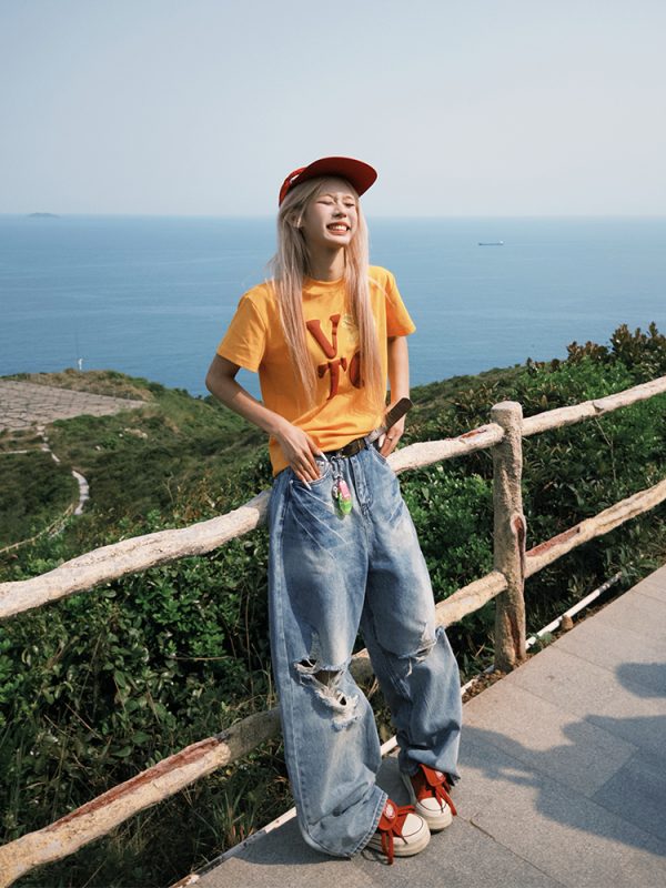 American Heart Letter Print Short Sleeve T-Shirt for Men and Women - Loose Fit Versatile Tee for Spring/Summer 2025