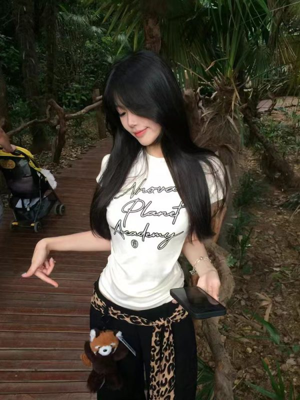 American Retro Dot Letter White Short Sleeve Cropped T-Shirt for Women, Slim Fit Waist-Cinching Summer Top, Flattering Y2K Style