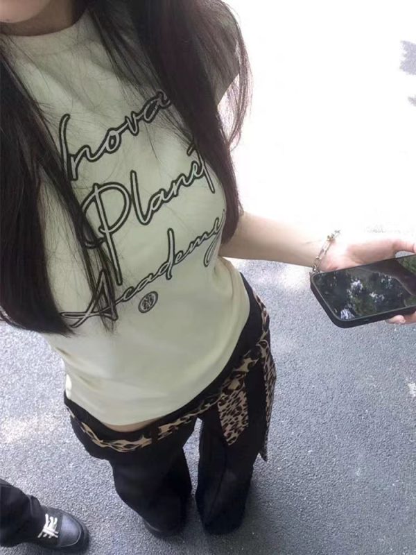 American Retro Dot Letter White Short Sleeve Cropped T-Shirt for Women, Slim Fit Waist-Cinching Summer Top, Flattering Y2K Style