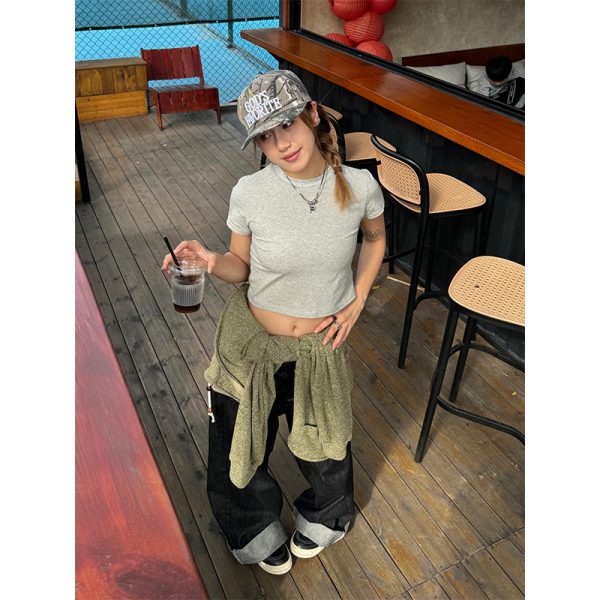 American Retro Short Sleeve Fitted Crop Top for Women - Solid Color Sexy Summer T-Shirt - Trendy Y2K Style