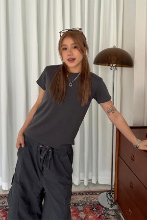American Retro Short Sleeve T-Shirt for Women â€“ Pure Color Round Neck Summer Top, Trendy Versatile Style, 90s Inspired Fashion