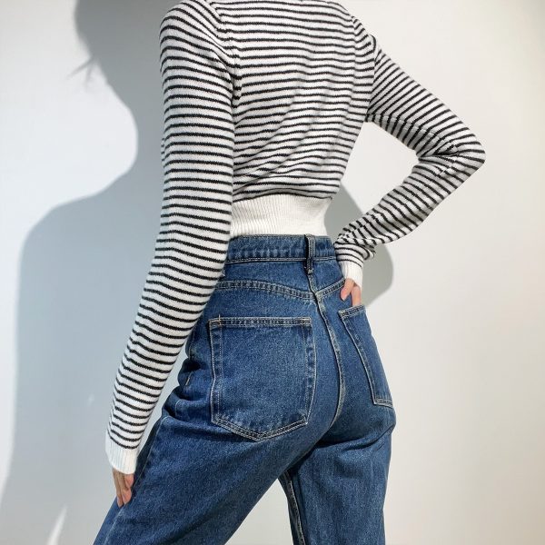 American Vintage Striped High-Waisted Cropped Long Sleeve Knit Sweater Top in Black and White - Y2K Retro Style Fashion