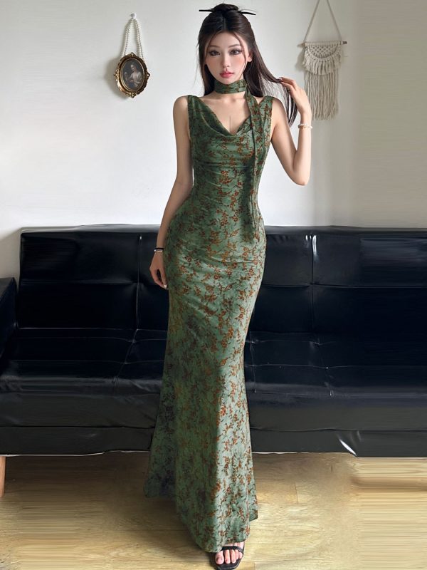 Ancient Charm Green Pine Fish Tail Long Dress for Women - Flowing Collar, Body-Hugging Chinese Style, Elegant Fashion