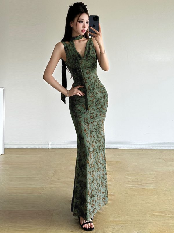 Ancient Charm Green Pine Fish Tail Long Dress for Women - Flowing Collar, Body-Hugging Chinese Style, Elegant Fashion