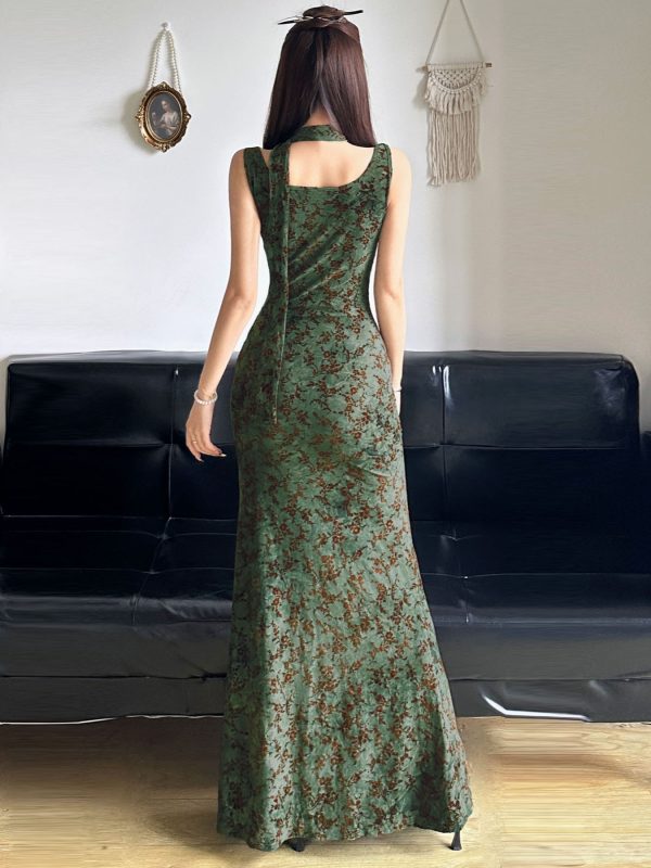 Ancient Charm Green Pine Fish Tail Long Dress for Women - Flowing Collar, Body-Hugging Chinese Style, Elegant Fashion