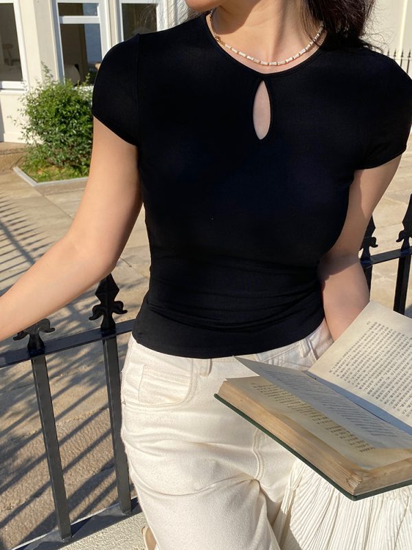Backless Short Sleeve T-Shirt for Women, Slim Fit Round Neck Top with Chest Pad, French Style Sexy 90s Look