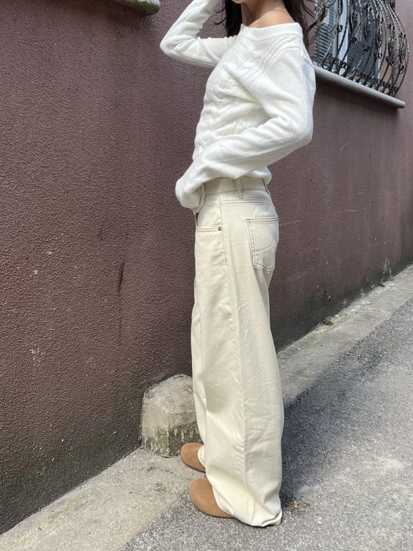 Beige Low-Waist Loose Slimming Straight Leg Pants for Petite Women - Spring 2025 Fashion Trend