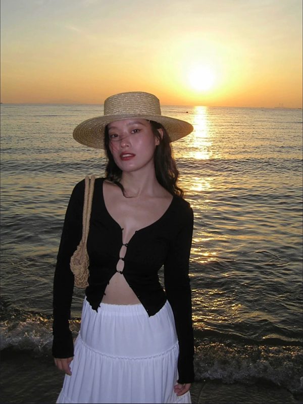 Black French Hollow-Out Knitted Cardigan for Women, Long Sleeve, Slim Fit, Sexy Niche Style, Trendy 90s Fashion