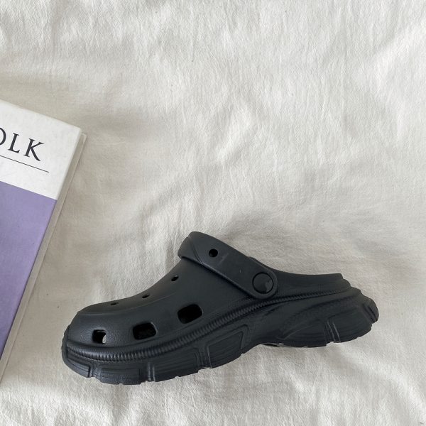 Black Thick-Soled Closed-Toe Hole Shoes for Women - 2025 Summer Outdoor Slippers, Beach Style, Cool Casual Footwear