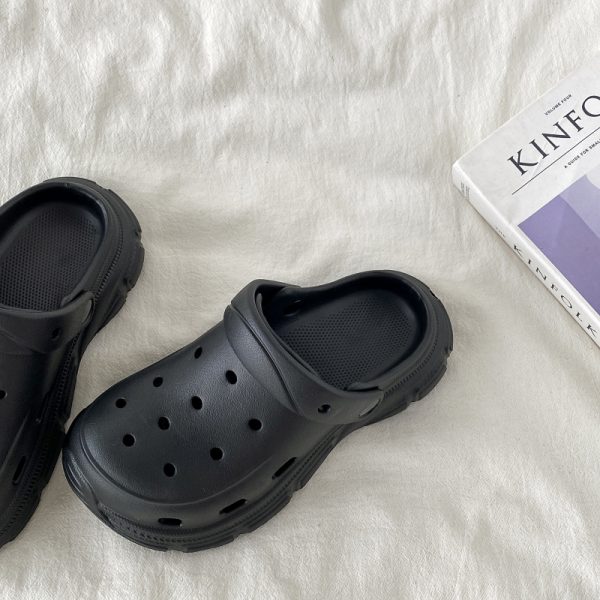 Black Thick-Soled Closed-Toe Hole Shoes for Women - 2025 Summer Outdoor Slippers, Beach Style, Cool Casual Footwear