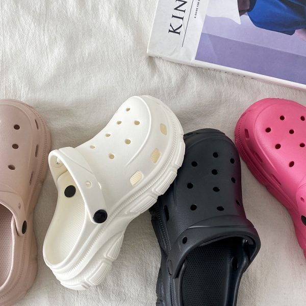 Black Thick-Soled Closed-Toe Hole Shoes for Women - 2025 Summer Outdoor Slippers, Beach Style, Cool Casual Footwear