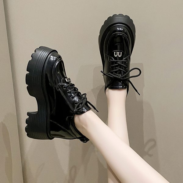 Black Thick-Soled Platform Loafers for Women - 2024 Vintage British College Style Low-Height Height-Increasing Flats