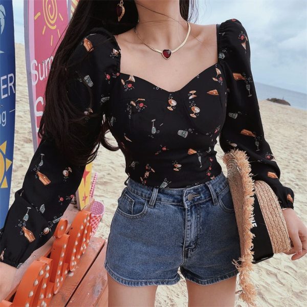 Black Vintage Square Neck Long Sleeve Shirt for Women - Slimming Waist-Cinching Design, Playful French Style, Perfect for Vacation