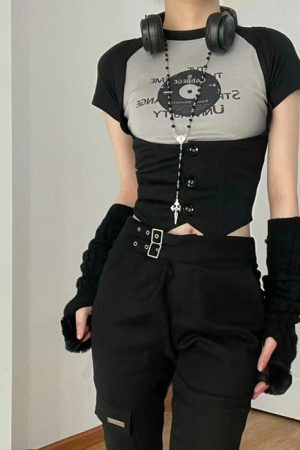 Casual Day Outfits, Easy Trendy Outfits Vinyl Print Crop Top
