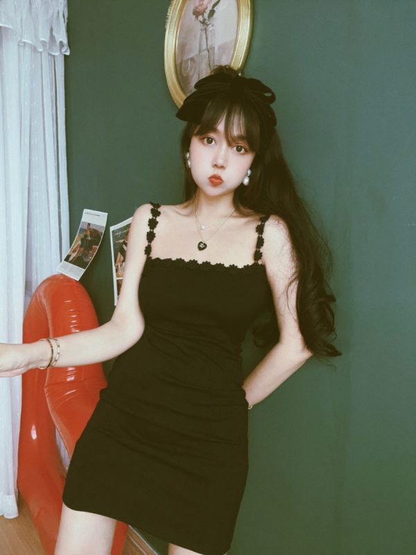 Chenopod Flower Shoulder Strap Black Camisole Dress - 2024 Spring/Summer French Lace Square Neck Vacation Dress for Hot Girls