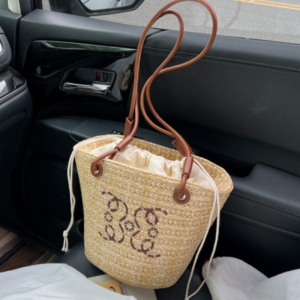 Chic Women's Summer 2025 Beach Straw Woven Shoulder Bucket Bag - Trendy Niche Fashion Accessory