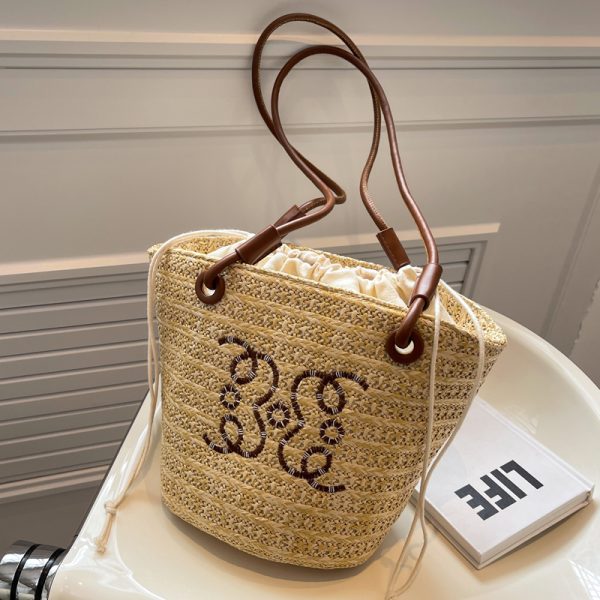 Chic Women's Summer 2025 Beach Straw Woven Shoulder Bucket Bag - Trendy Niche Fashion Accessory