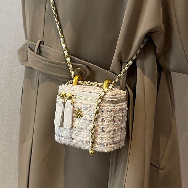 Chic Wool Mini Chain Bag for Women, 2025 Niche Box Design, Versatile Crossbody Bag for Spring and Summer Fashion