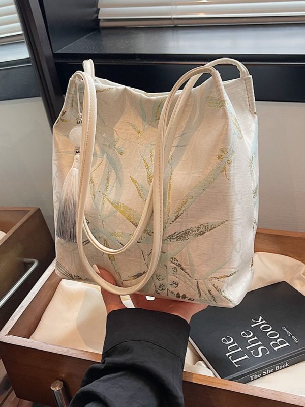 Chinese-Style Embroidered Single-Shoulder Bucket Bag for Women - 2025 Summer National Style Fashion, Large Capacity Commuting Tote
