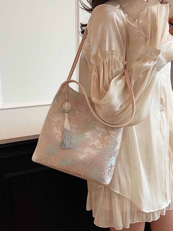 Chinese-Style Embroidered Single-Shoulder Bucket Bag for Women - 2025 Summer National Style Fashion, Large Capacity Commuting Tote