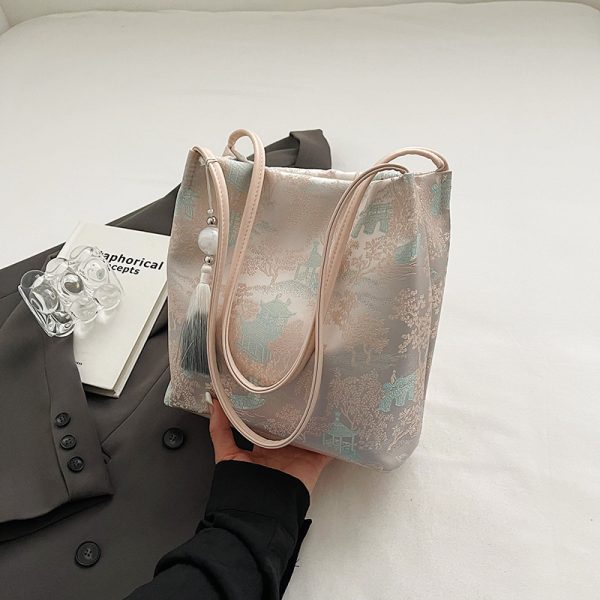 Chinese-Style Embroidered Single-Shoulder Bucket Bag for Women - 2025 Summer National Style Fashion, Large Capacity Commuting Tote
