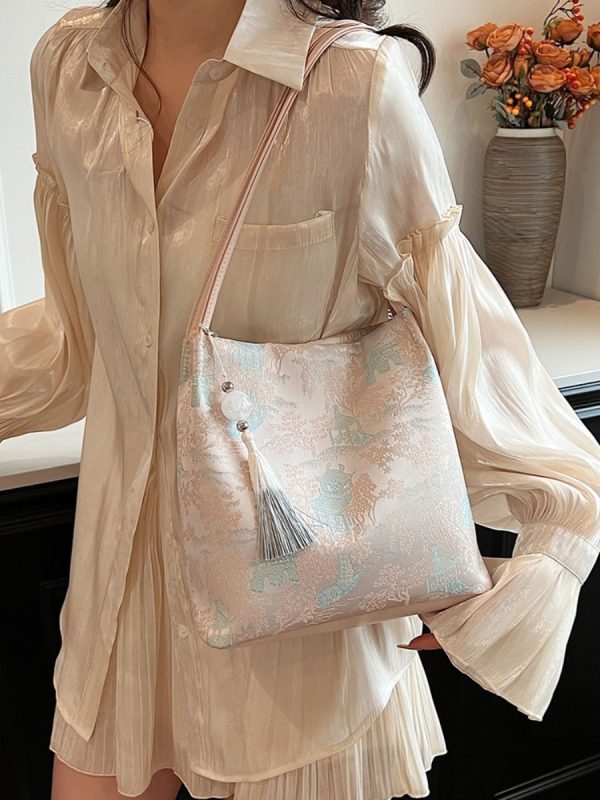 Chinese-Style Embroidered Single-Shoulder Bucket Bag for Women - 2025 Summer National Style Fashion, Large Capacity Commuting Tote