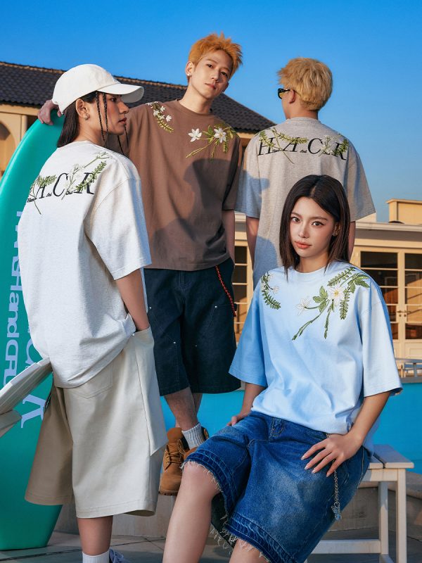 Chinese-Style Floral Circular Embroidery Short-Sleeve T-Shirt - Breathable Silhouette, Perfect for Y2K and Korean Style Fashion