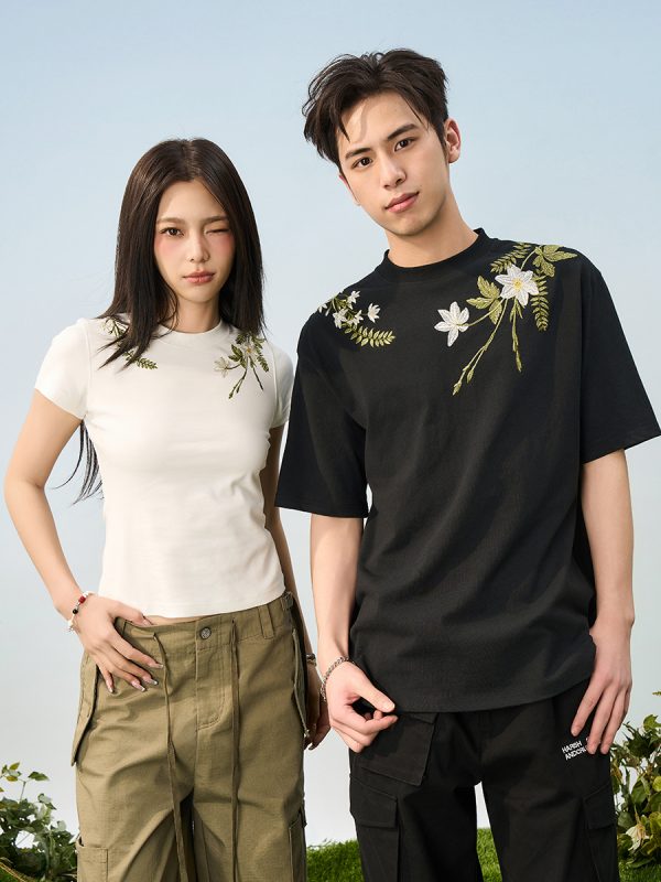Chinese-Style Floral Circular Embroidery Short-Sleeve T-Shirt - Breathable Silhouette, Perfect for Y2K and Korean Style Fashion