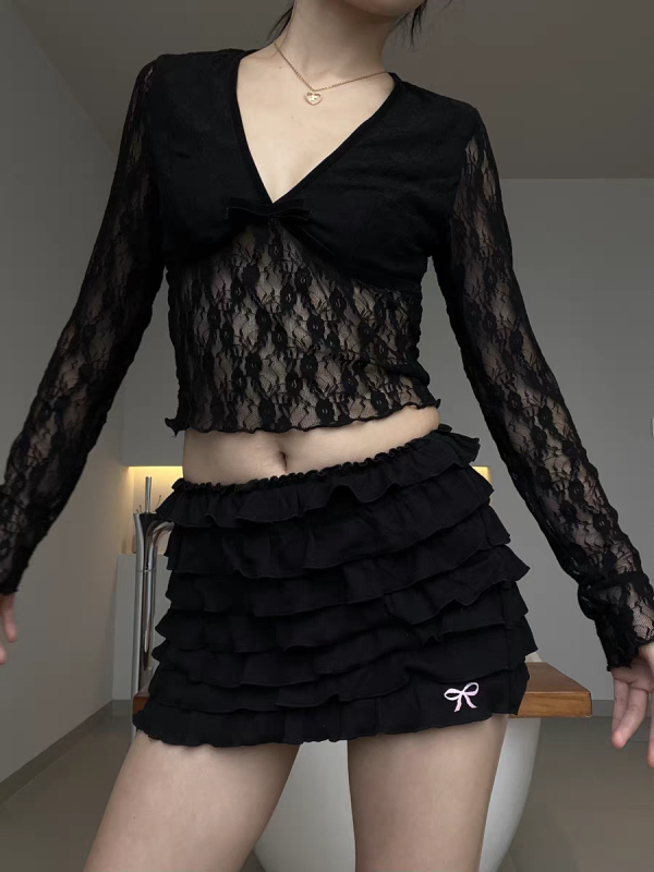 Color-Block V-Neck Lace Bow Chest Design Pullover Crop Short Sleeve T-Shirt for Women - Y2K Inspired Fashion Top