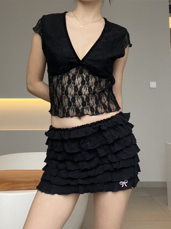 Color-Block V-Neck Lace Bow Chest Design Pullover Crop Short Sleeve T-Shirt for Women - Y2K Inspired Fashion Top