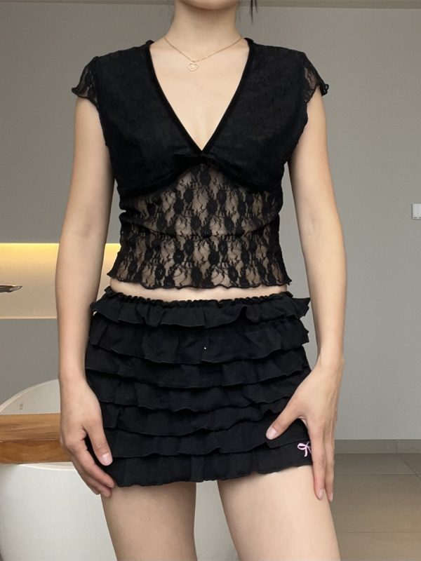 Color-Block V-Neck Lace Bow Chest Design Pullover Crop Short Sleeve T-Shirt for Women - Y2K Inspired Fashion Top