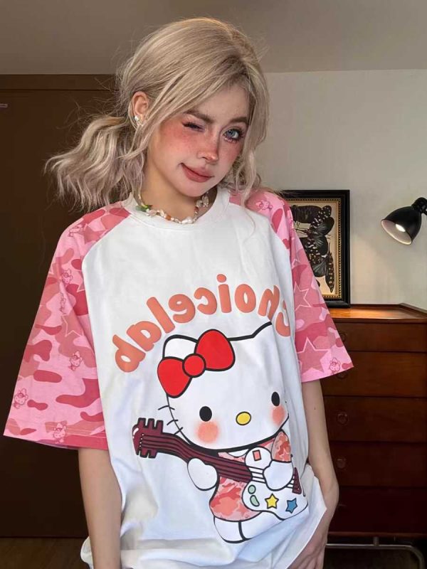 Color-Blocking Camouflage Hello Kitty Raglan Sleeve T-Shirt for Women - Casual 90s Inspired Short Sleeve Top