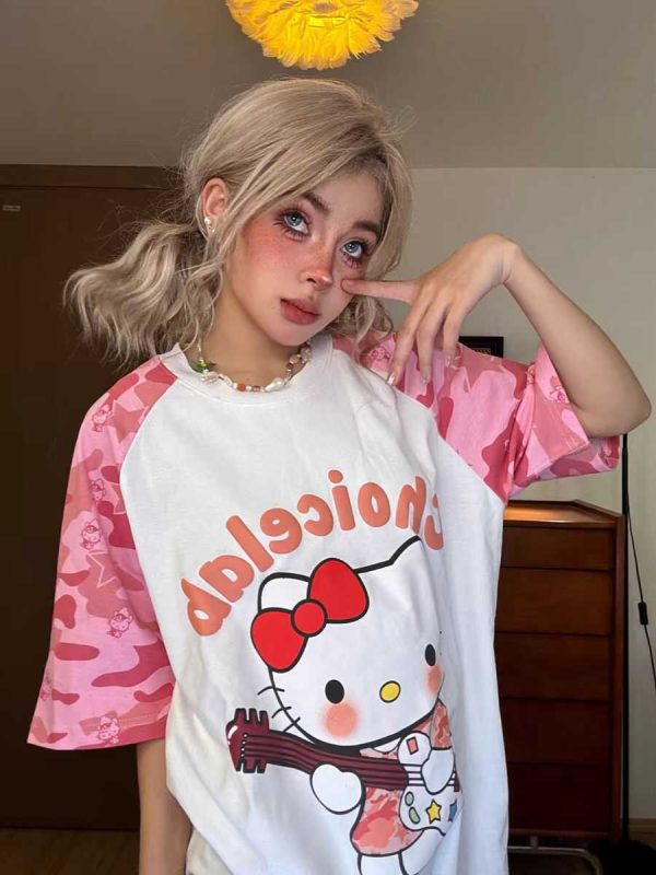 Color-Blocking Camouflage Hello Kitty Raglan Sleeve T-Shirt for Women - Casual 90s Inspired Short Sleeve Top